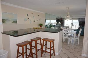 Gallery image of Sea Breeze Resort by Travel Resort Services in St Pete Beach