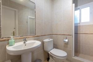 Łazienka w obiekcie Super Villa priv heated pool 3bed