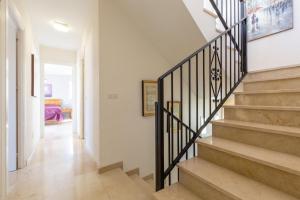 Zdjęcie z galerii obiektu Super Villa priv heated pool 3bed w mieście La Cala de Mijas