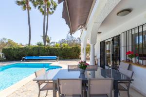 Basen w obiekcie Super Villa priv heated pool 3bed lub w pobliżu