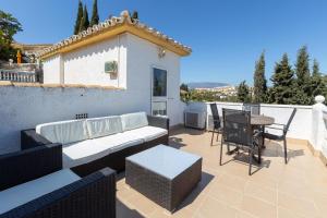 Balkon lub taras w obiekcie Super Villa priv heated pool 3bed