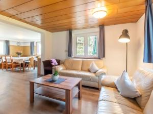 Posezení v ubytování Apartment in Sankt Gallenkirch near Ski Lift