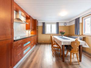 Kuchyň nebo kuchyňský kout v ubytování Apartment in Sankt Gallenkirch near Ski Lift