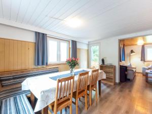 Postel nebo postele na pokoji v ubytování Apartment in Sankt Gallenkirch near Ski Lift