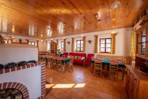 Restauracja lub miejsce do jedzenia w obiekcie Ubytování U nás doma