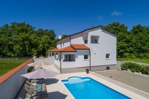 Bazén v ubytování Villa Ellen Sophie nebo v jeho okolí