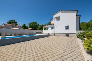 Bazén v ubytování Villa Ellen Sophie nebo v jeho okolí