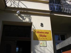 Certifikát, ocenenie alebo iný dokument vystavený v ubytovaní Słoneczna Willa & sauny