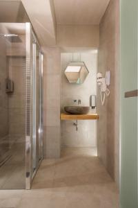 Kúpeľňa v ubytovaní Tsikeli Boutique Hotel Meteora - Adults Friendly