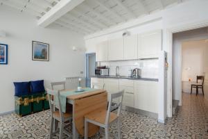 A kitchen or kitchenette at Casa GiGio 011030-LT-0223