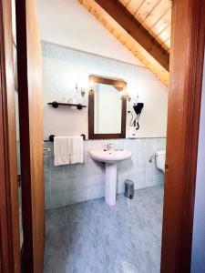 Koupelna v ubytování Hotel Branka + 35 fotografií