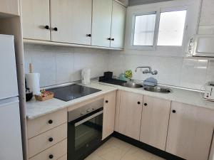 Kuchnia lub aneks kuchenny w obiekcie Fuengirola & sea views by ELE Apartments