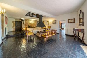 Kuchyň nebo kuchyňský kout v ubytování Masia Marco Lux, ideal familias con gran zona exterior y Piscina