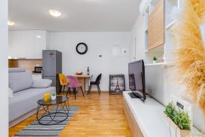 Kuchyňa alebo kuchynka v ubytovaní Apartment RoNi + besplatan parking