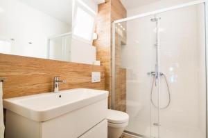 Luxury rooms Beach Mediteran的一间浴室