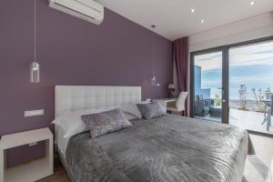 Luxury rooms Beach Mediteran客房内的一张或多张床位