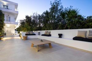 Istumisnurk majutusasutuses s u e ñ o - studios and apartments, with shared pool
