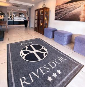 Certifikát, hodnocení, plakát nebo jiný dokument vystavený v ubytování Rives d'Or Hôtel