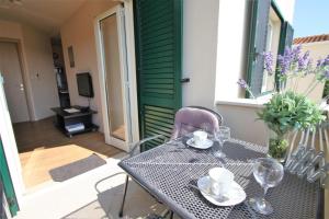 Μπαλκόνι ή βεράντα στο One Bedroom Apartment Bonsai with shared Pool