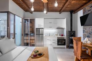 Köök või kööginurk majutusasutuses Lotzetta Suites by Estia