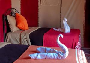 Un ou plusieurs lits dans un hébergement de l'établissement Desert Life Camp