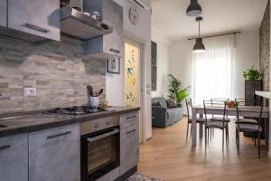 Kuchyňa alebo kuchynka v ubytovaní Maqueda House