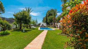 Bazén v ubytování Villa Arancha Nerja by Ruralidays nebo v jeho okolí