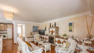 Kuchyň nebo kuchyňský kout v ubytování Villa Arancha Nerja by Ruralidays