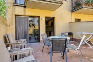 Patio nebo venkovní prostory v ubytování Ground floor apartment in Centre of Torroella De Montgri