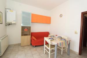 A kitchen or kitchenette at Borso D'Este 4