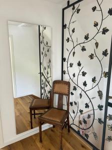 Ein Sitzbereich in der Unterkunft Weingut Gästehaus Bach