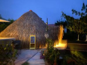 Ein Garten an der Unterkunft Mangoo Glamping