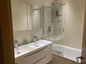 Kupaonica u objektu 2 bed Chic Apartment in Glasgow City Centre