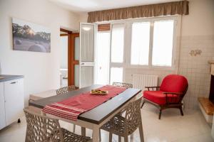 A seating area at B&B Il Nido sui Trulli