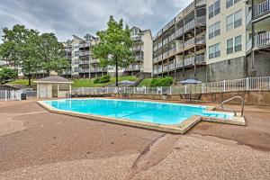 Gallery image of Lakefront Osage Beach Condo with Pool Access! in Osage Beach