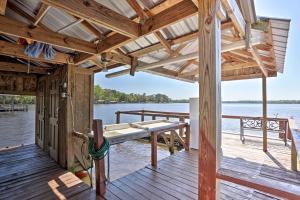 Gallery image of Peaceful Escape with Boat Dock on Lake Talquin! in Quincy