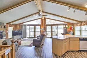 Dapur atau dapur kecil di Waterfront Friendship Home with Private Pier!