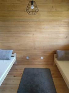 Część wypoczynkowa w obiekcie Domki Jastrzębia Mazury