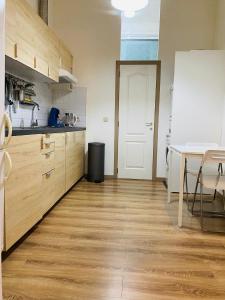 A cozinha ou cozinha compacta de Fast Comfort