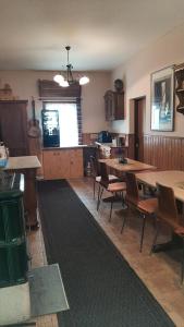 Kuchyň nebo kuchyňský kout v ubytování Guest House Vila Frýdštejn
