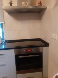 een kookplaat in de keuken bij Casa Grilo in Geres