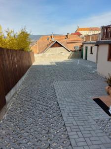 Budova, kde se ubytování v soukromí nachází