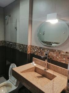 Ett badrum på Hotel Las Américas