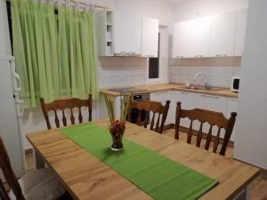 Kuchyň nebo kuchyňský kout v ubytování Apartman Josipa