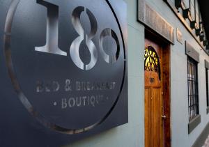 Certifikát, hodnocení, plakát nebo jiný dokument vystavený v ubytování 180 Hotel Boutique
