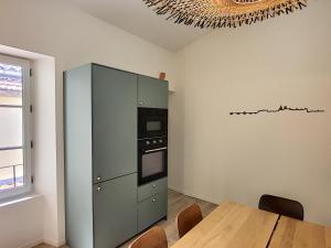 Fotografie z fotogalerie ubytování Maison Luxe 4 chambres - Patio - Climatisation - 10 minutes à pied du Pont d'Avignon v Avignonu + 37 fotografií