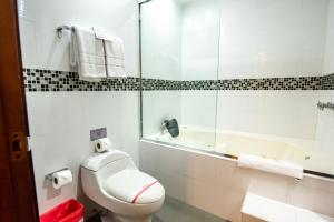 Koupelna v ubytování El Polo Apart Hotel & Suites