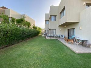 A garden outside Chalet at Little Venice - Ain Sokhna