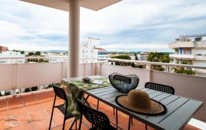 Balkón nebo terasa v ubytování Vista Roses Mar - Apartamento con piscina II