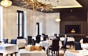 Restaurace v ubytování Hôtel Restaurant La Charrue
